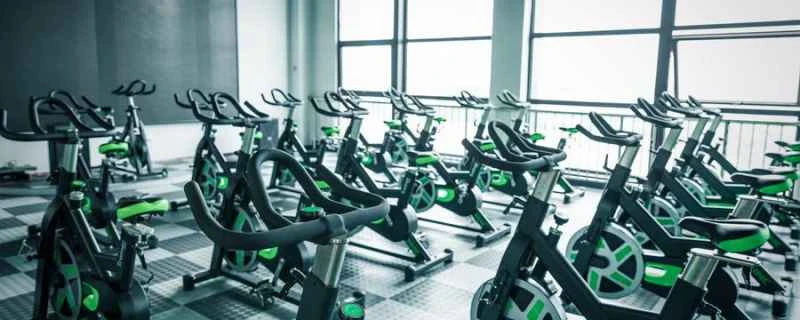 30 分間のスピニングと 30 分間のランニングのカロリー消費量。スピニングによる減量効果が現れるまでにどのくらいの時間がかかりますか?