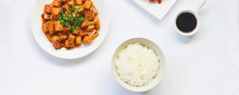 体重を減らすには、夕食前の何時に食事を摂るべきですか？ 夕食後の何時に食事を摂らない方が良いですか？