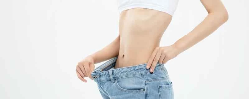 壁に向かって立つと体重が減りますか？壁に向かって立つことで体重が減った場合、効果が現れるまでどれくらいかかりますか？