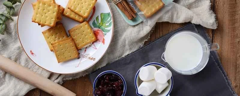 思春期に間食をすると体重が増えますか？思春期に体重が増えた場合、間食をやめるべきでしょうか？