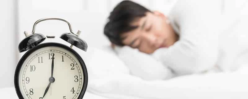 睡眠不足は体重増加の原因になりますか?体重を減らすには1日にどれくらいの睡眠が必要ですか?