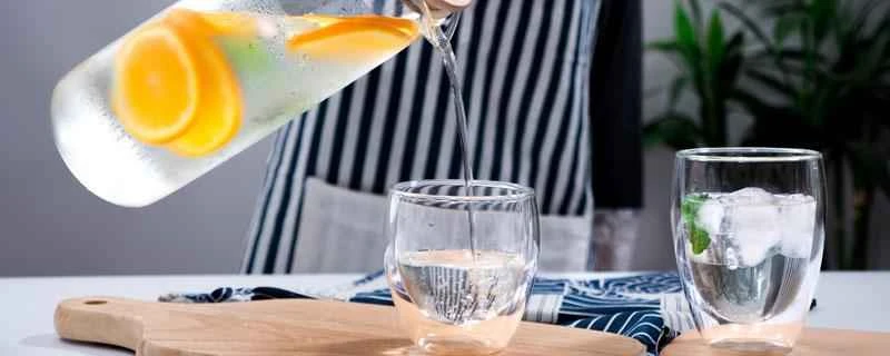 午後10時以降に水を飲んでも大丈夫ですか？午後11時以降は何時まで水を飲まないようにすべきですか？