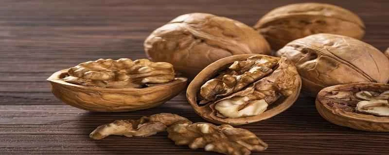 減量中にクルミやヒマワリの種を食べても大丈夫ですか？ 1日にクルミを何個食べれば良いですか？