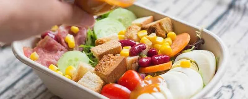 1 週間に 7 日間、1 日 3 食、常に同じダイエット プランを食べる必要がありますか?