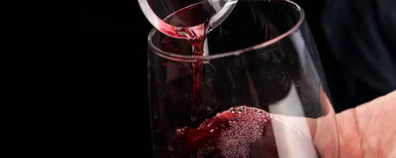 ダイエット中に赤ワインを飲んでも大丈夫？赤ワイン＆チーズダイエットは効果あり？