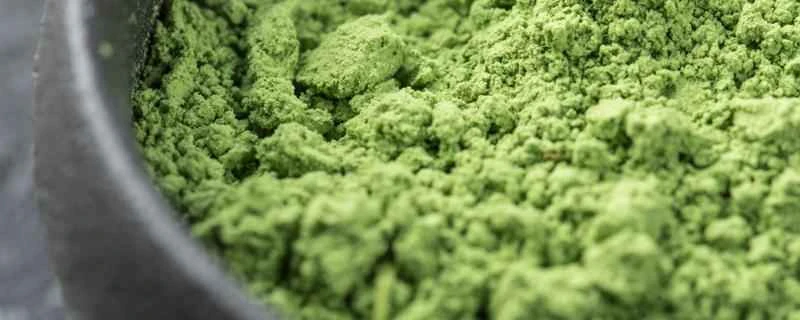 賞味期限が過ぎた大麦若葉ジュースは飲んでも大丈夫ですか？賞味期限切れの大麦若葉ジュース粉末は何に使えますか？