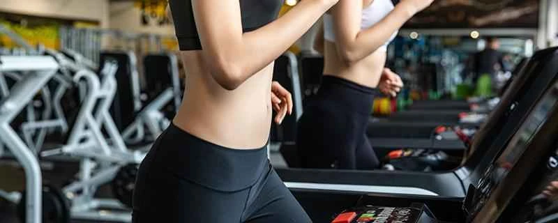 お尻が大きくならずに座るにはどうすればいいですか？なぜお尻は大きくなるのでしょうか？