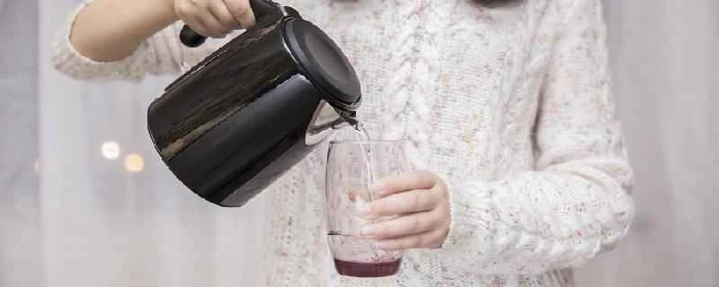 3日間水だけを飲むと何キロ痩せられますか？3日間水だけを飲むダイエットにはどんな危険性がありますか？