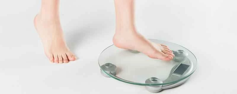 体重を減らすには、1日にどれくらい運動すればよいですか？10分間の運動で体重を減らせますか？